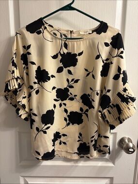 Easel Cream Blouse with Black Floral Print & Pleated Sleeves